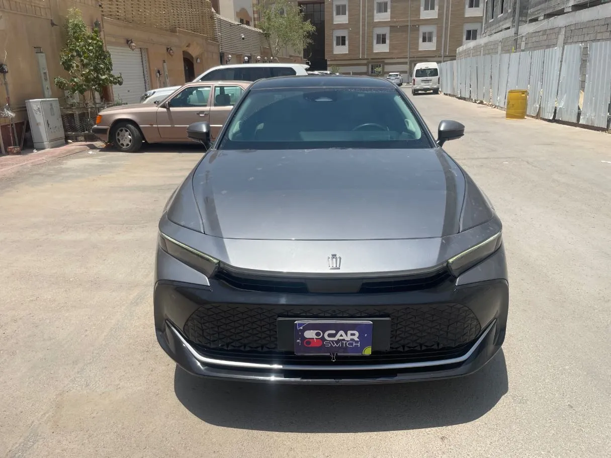 Car image 2
