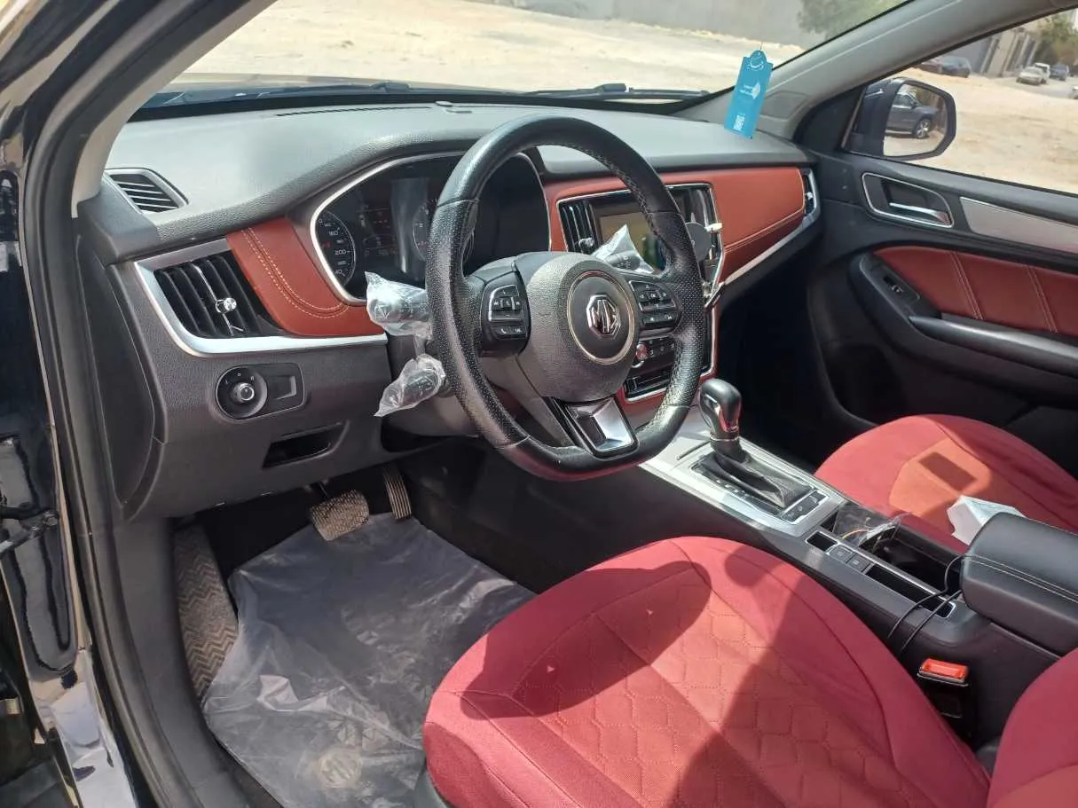 Car image 12