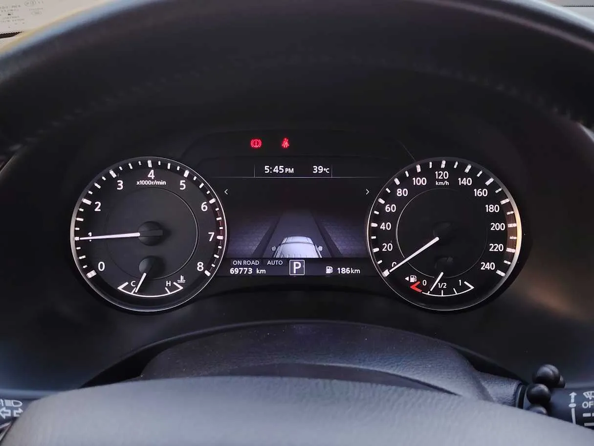 Car image 27
