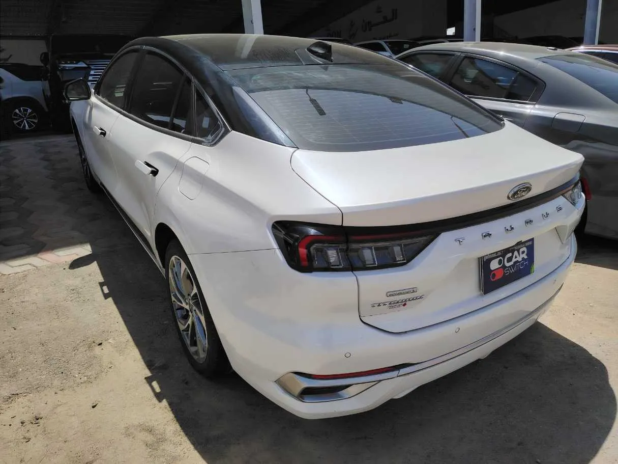 Car image 8