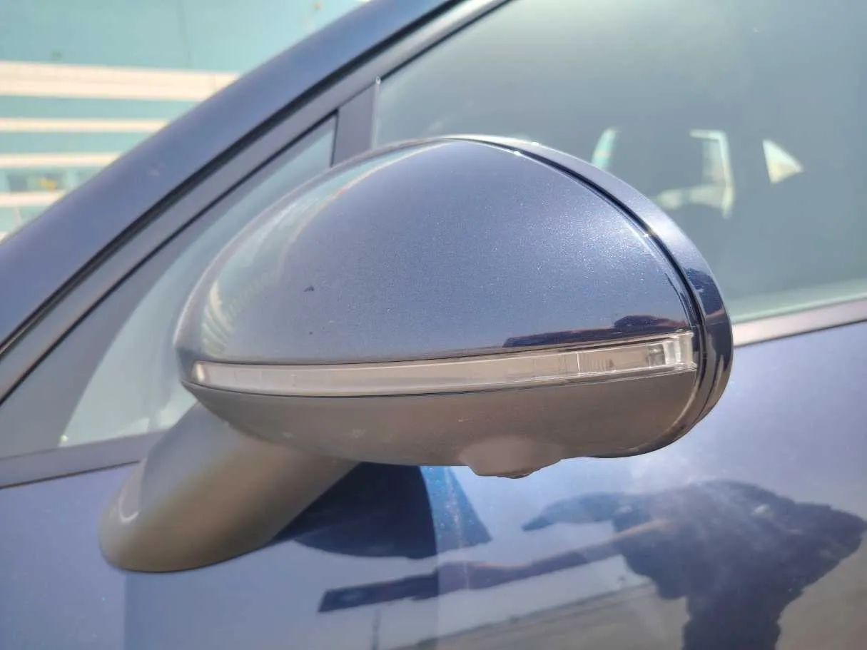 Car image 32