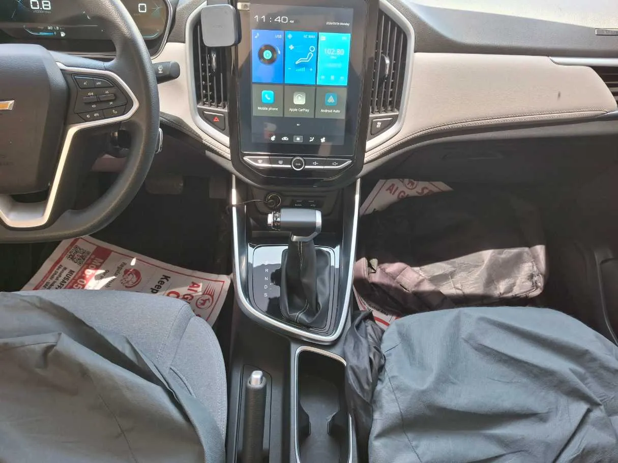 Car image 14