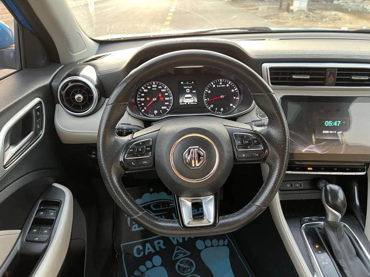 Car image 18