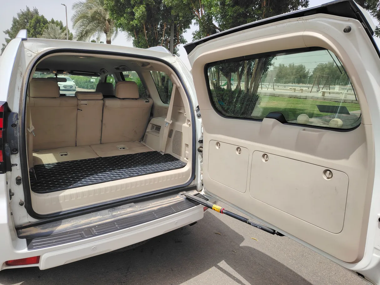 Car image 25