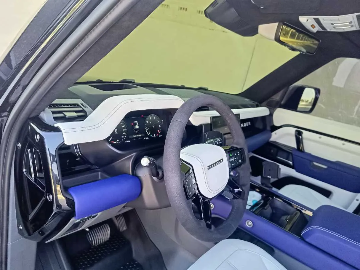 Car image 17