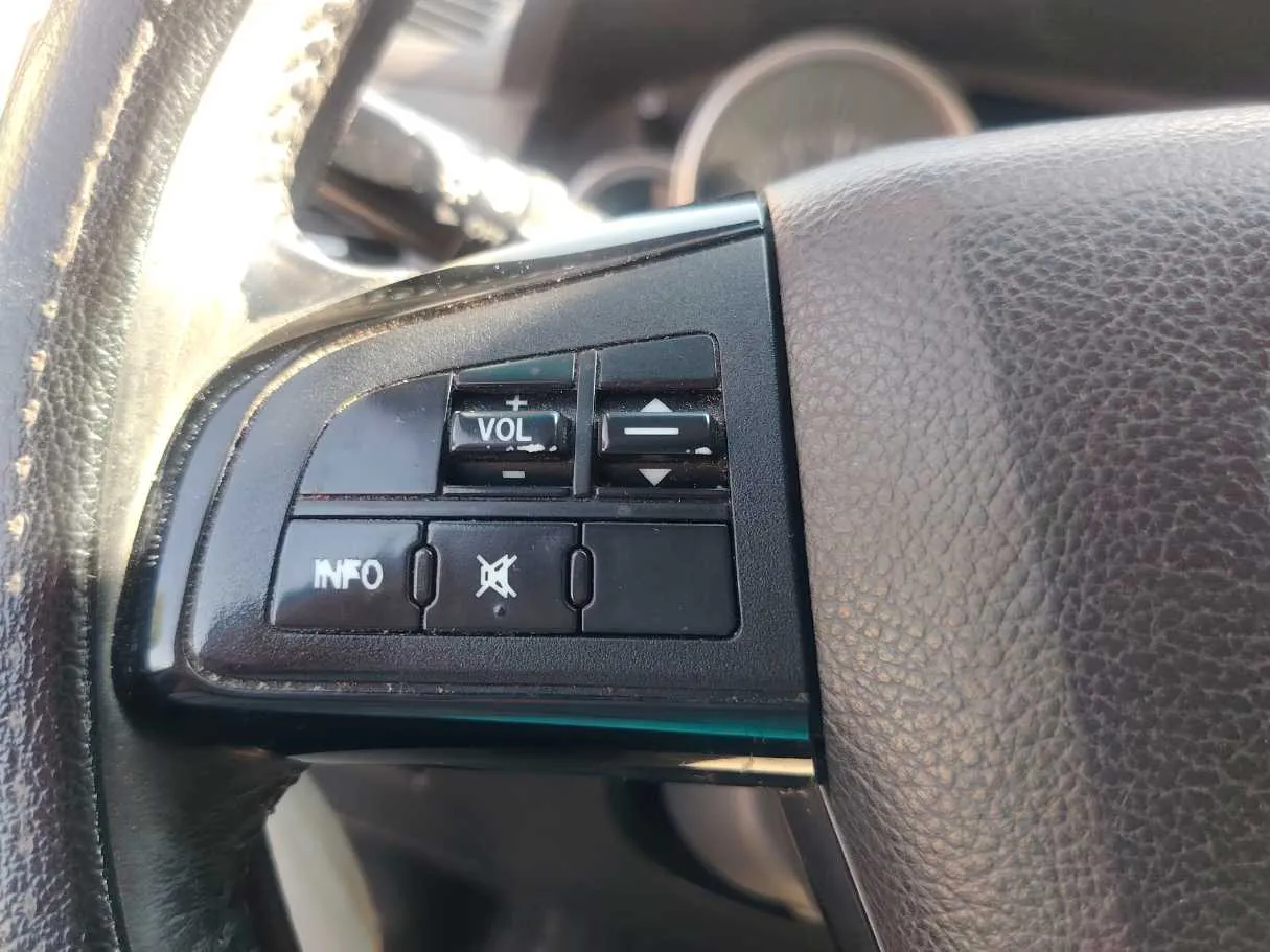 Car image 26