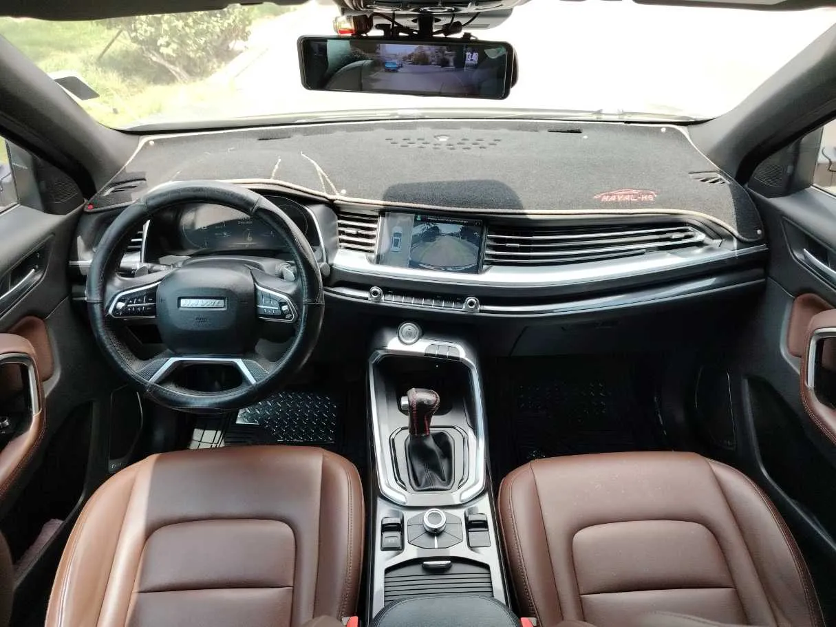Car image 17