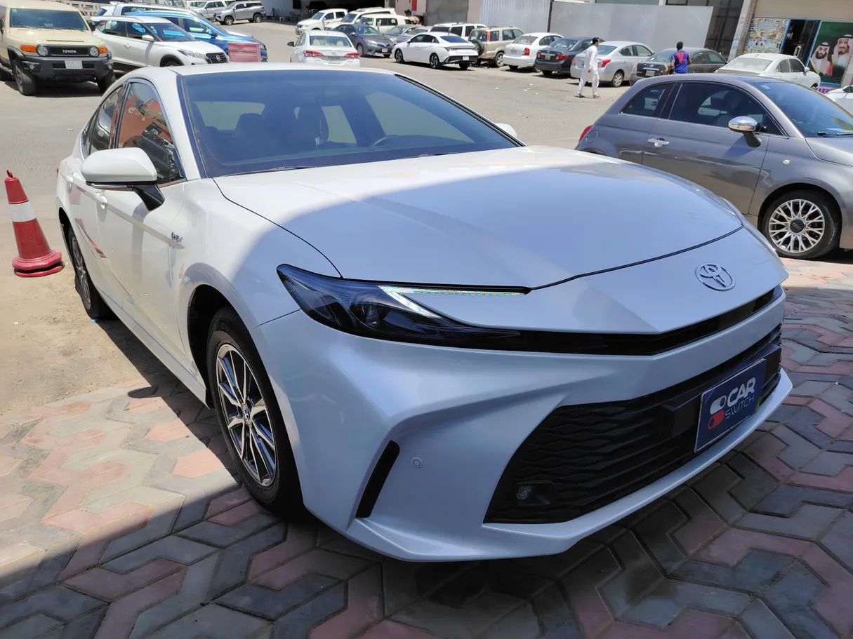Car image 3