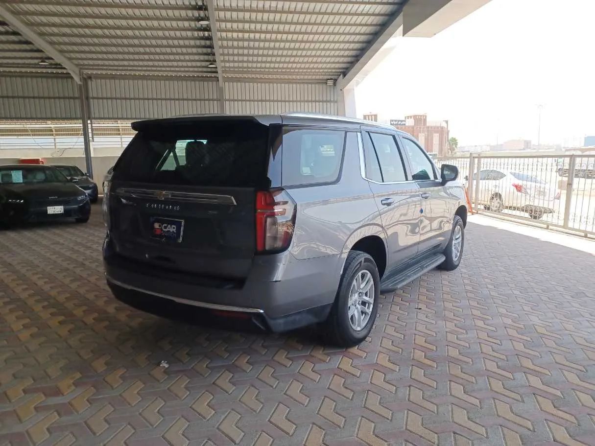 Car image 5