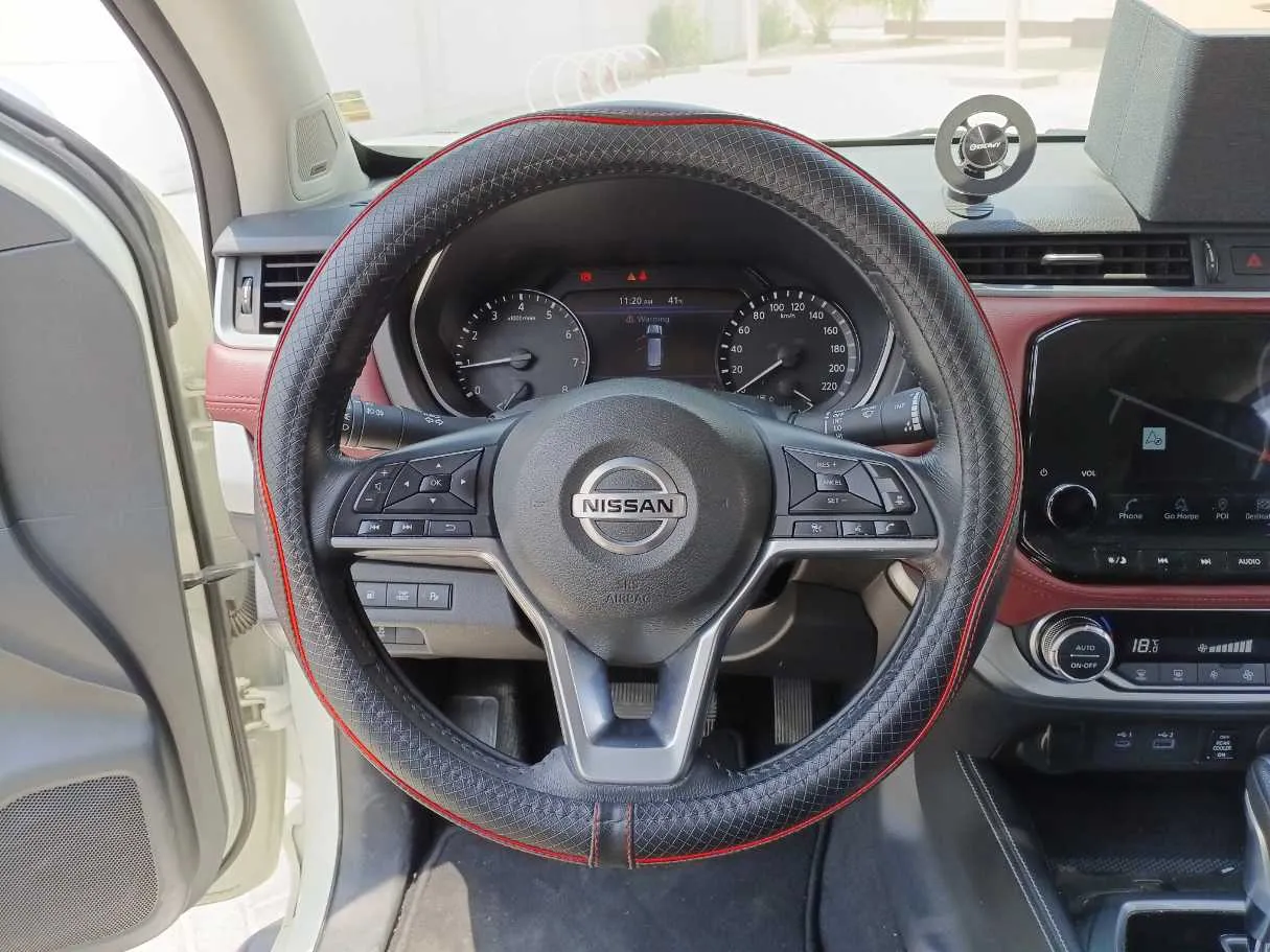 Car image 16