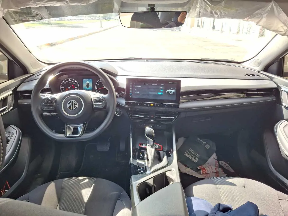 Car image 15