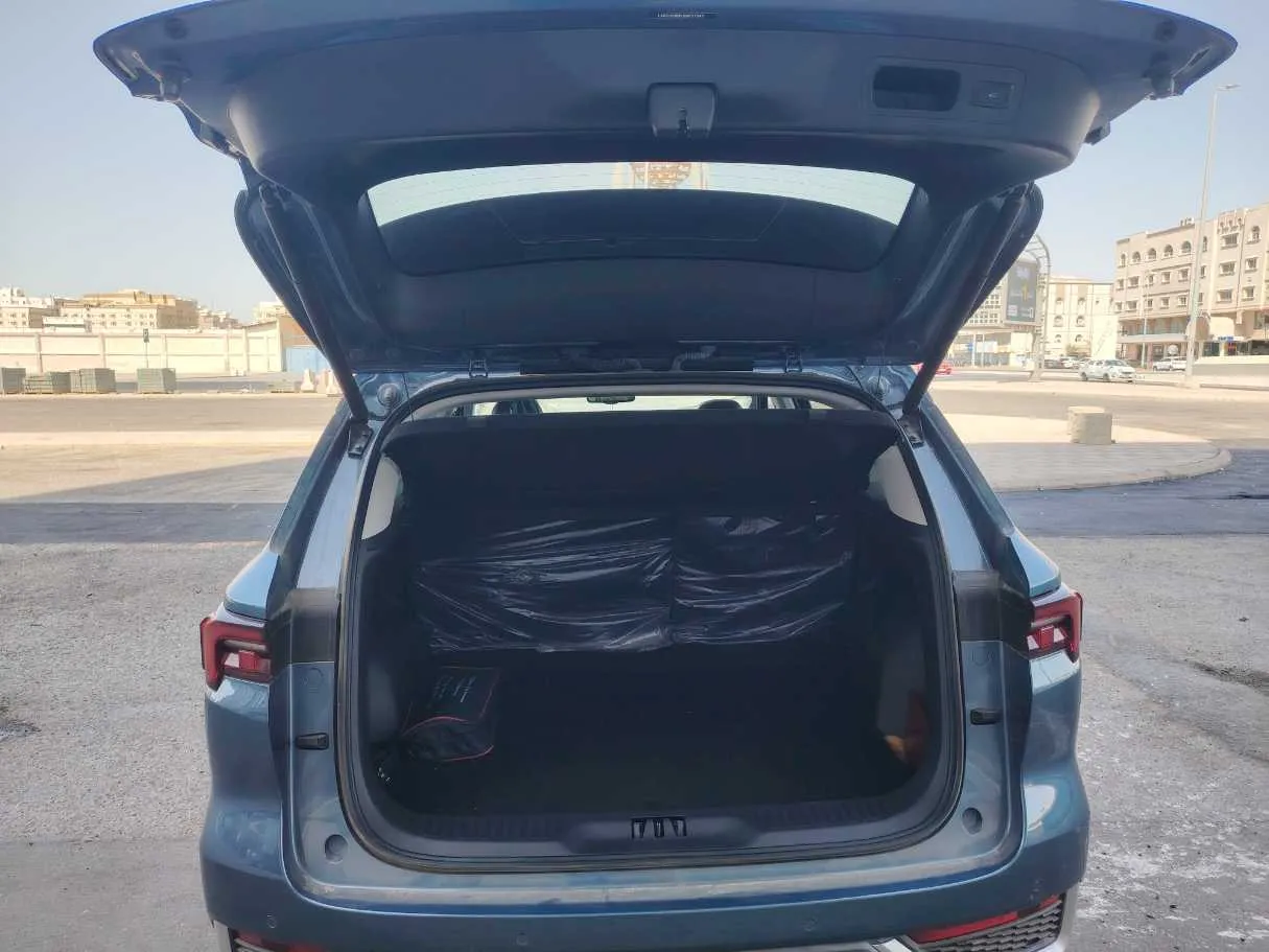 Car image 23