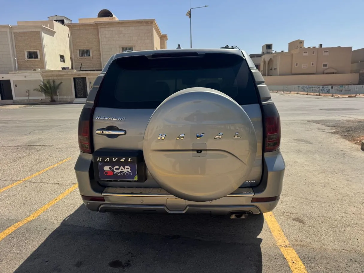 Car image 6