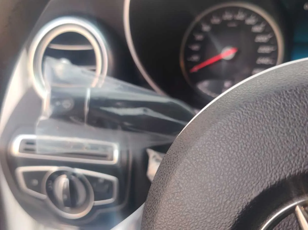 Car image 27