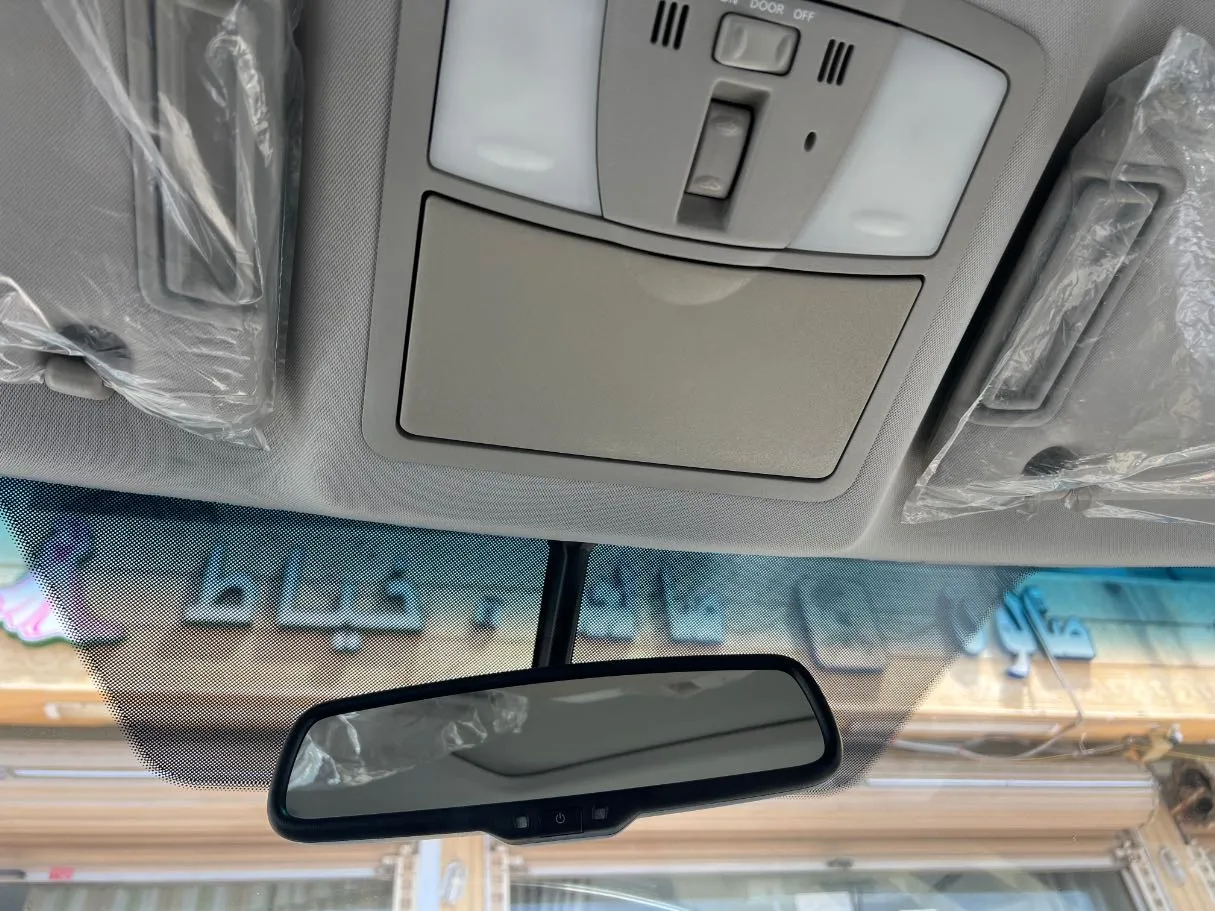 Car image 25