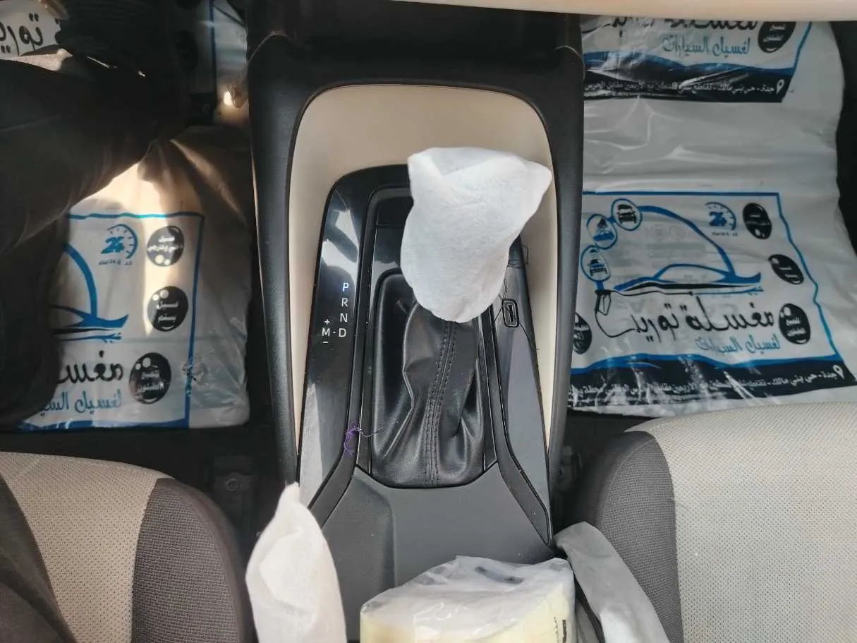 Car image 24