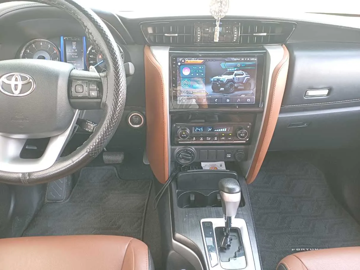 Car image 18