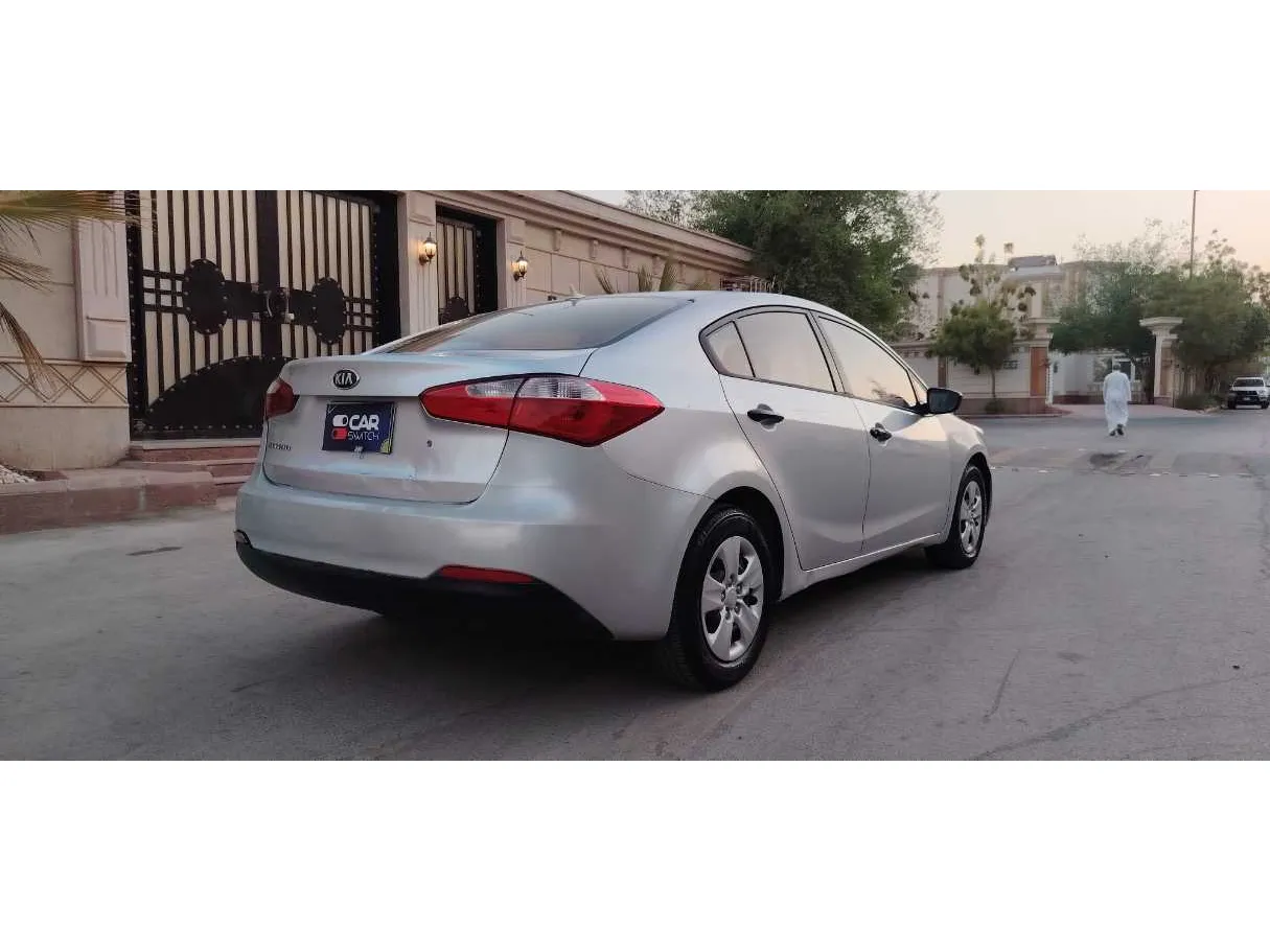 Car image 5