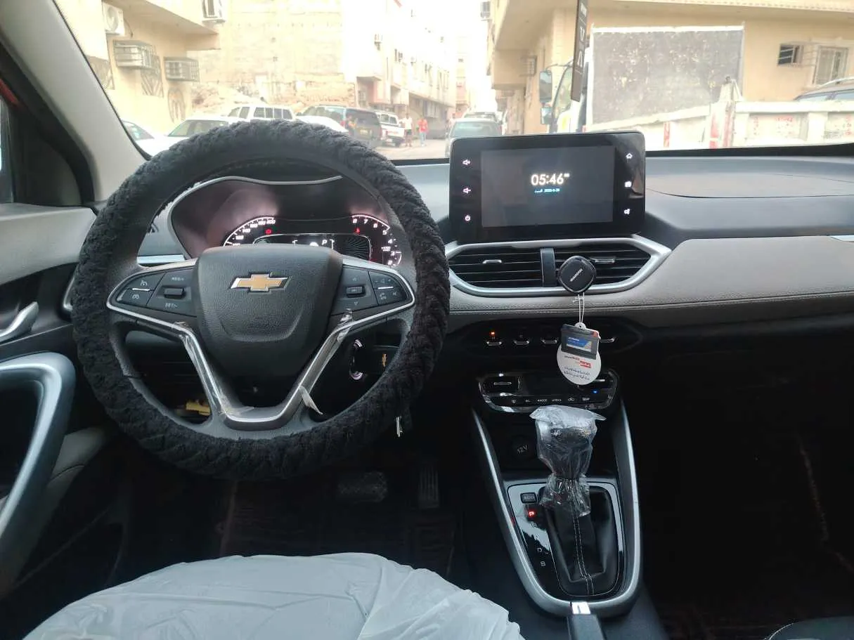 Car image 19