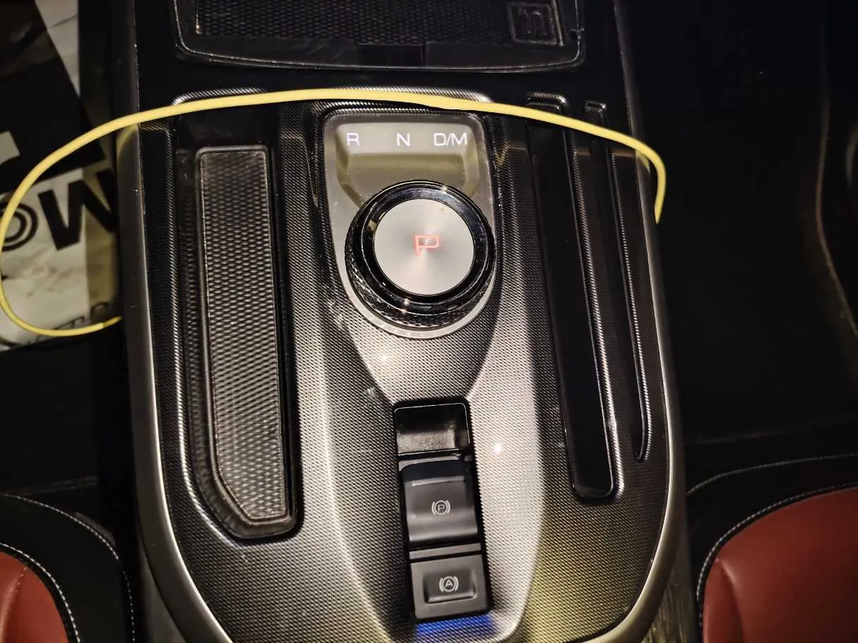 Car image 18