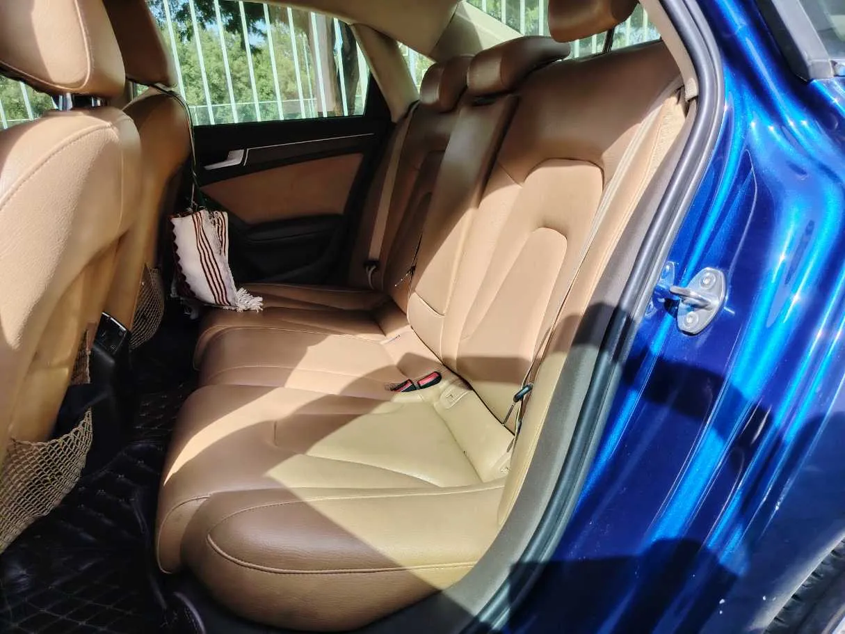 Car image 15