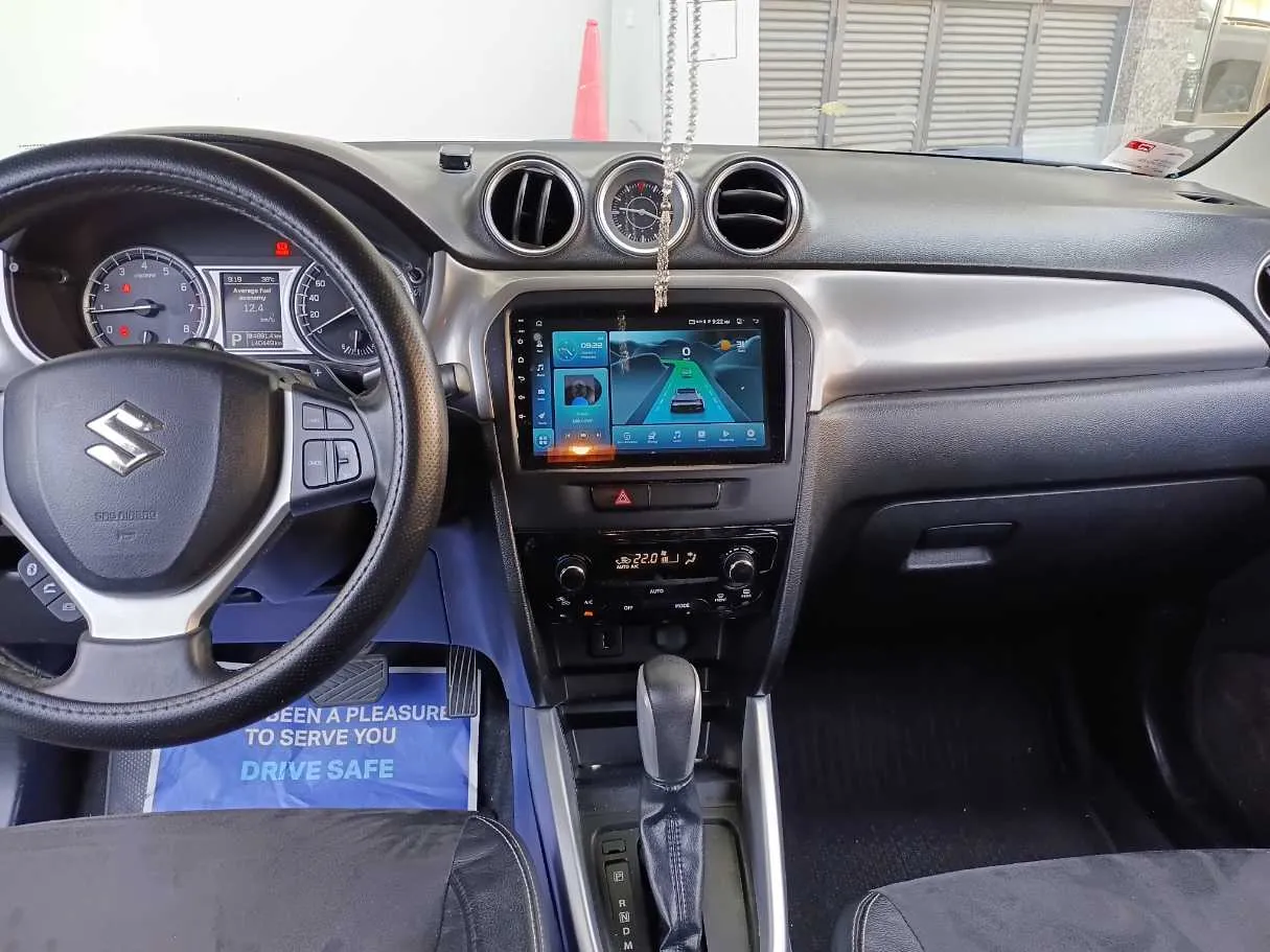 Car image 17