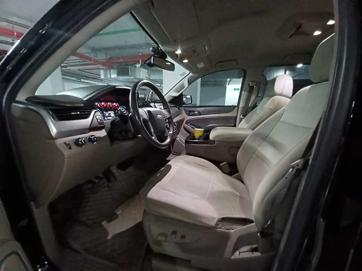 Car image 11