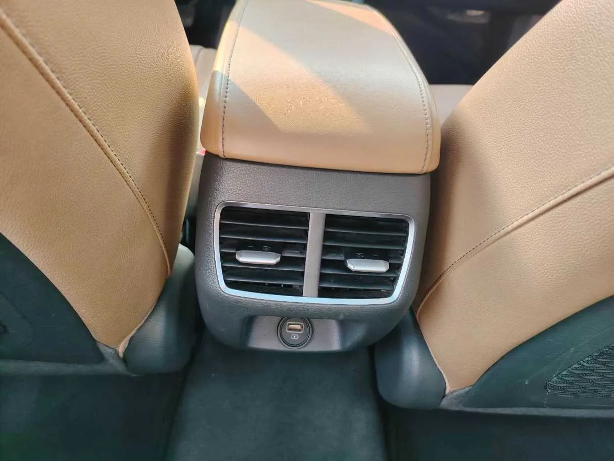 Car image 42