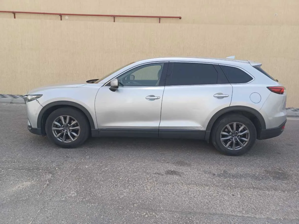Car image 8