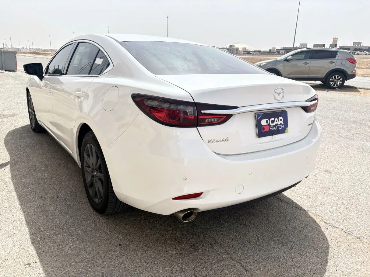 Car image 7