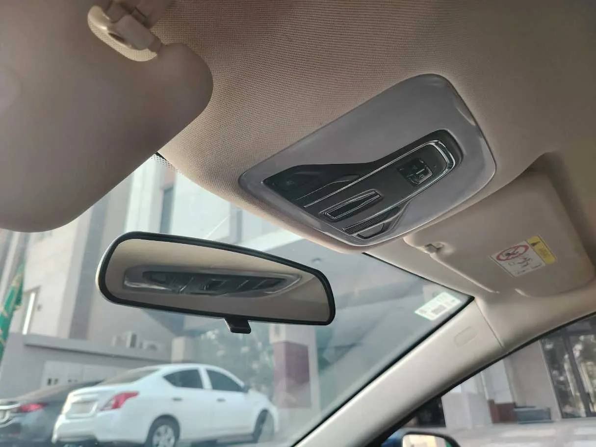 Car image 37