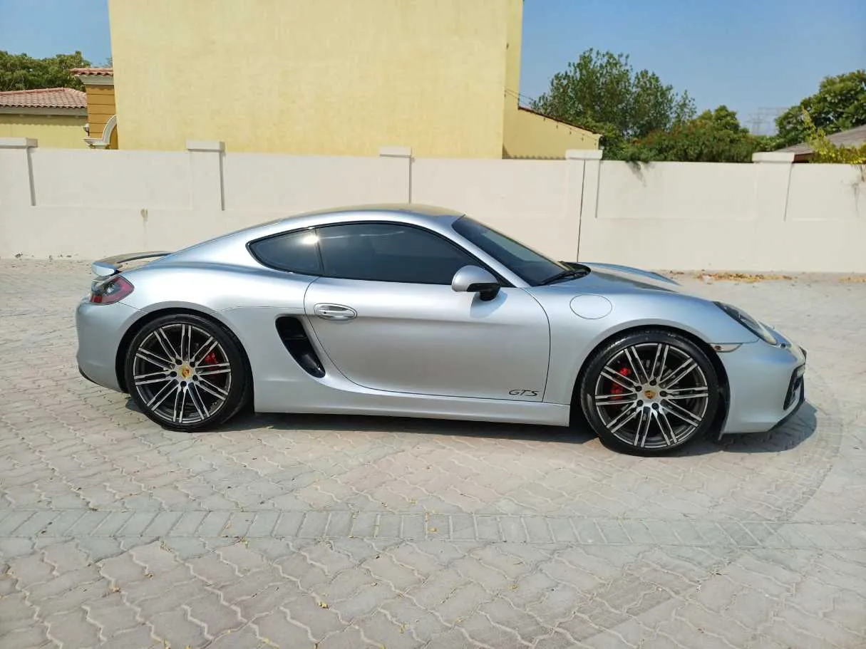 Car image 8