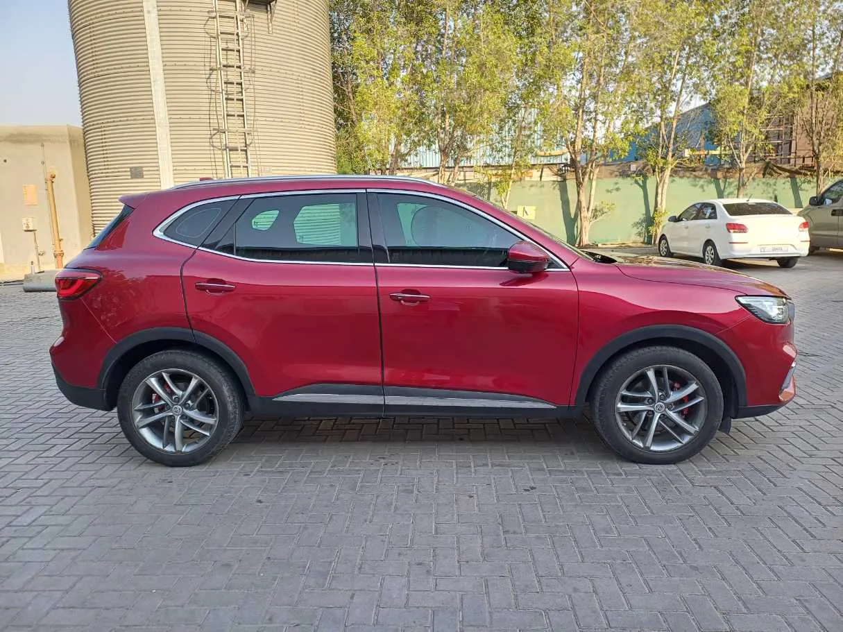 Car image 3