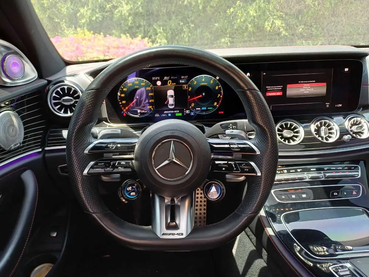 Car image 17
