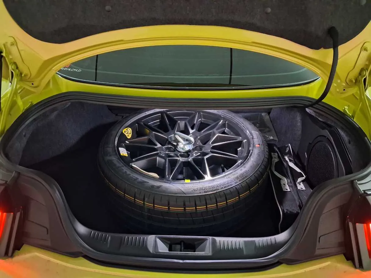 Car image 21