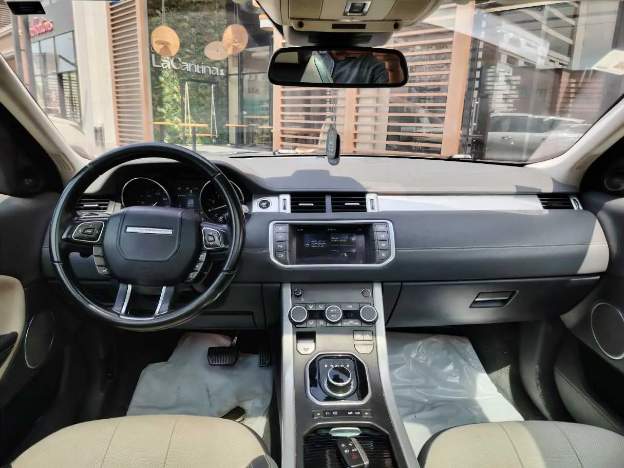 Car image 22
