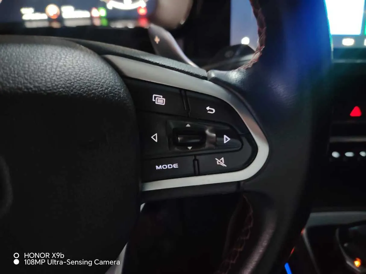Car image 32