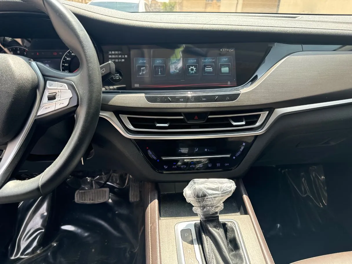 Car image 16