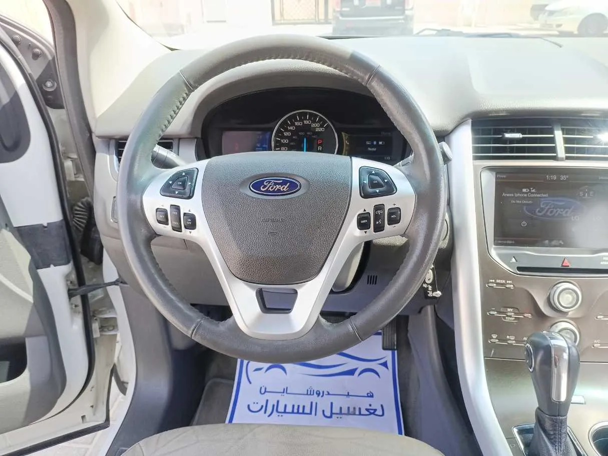 Car image 14
