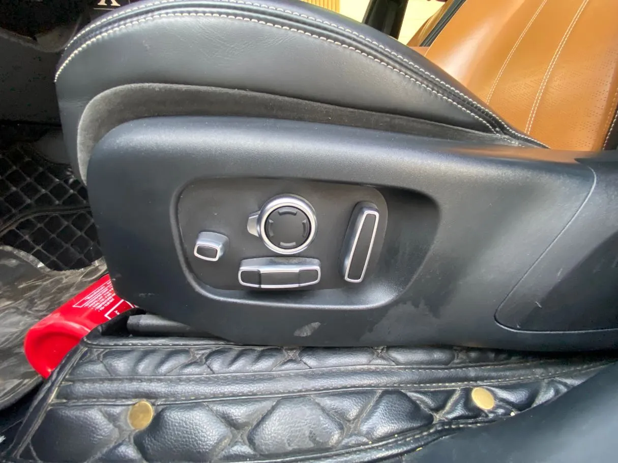 Car image 29