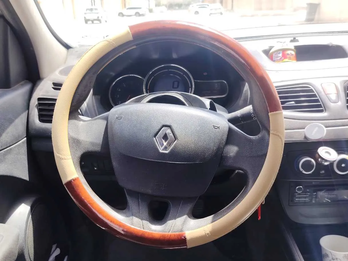 Car image 20