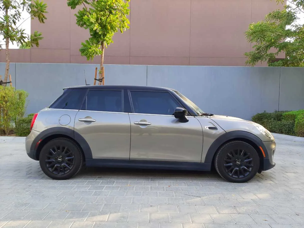 Car image 8