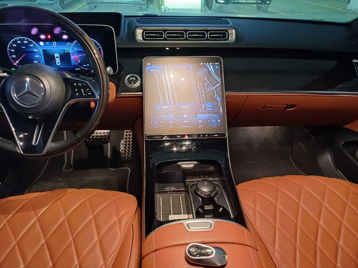 Car image 15