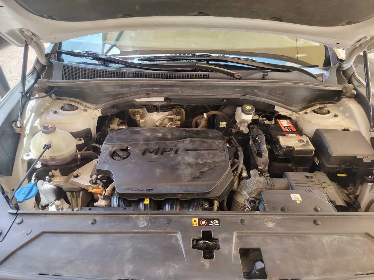 Car image 30