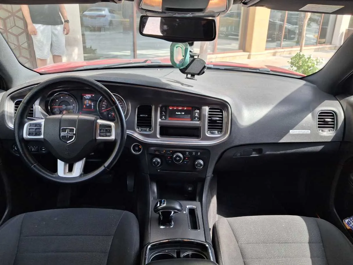 Car image 15
