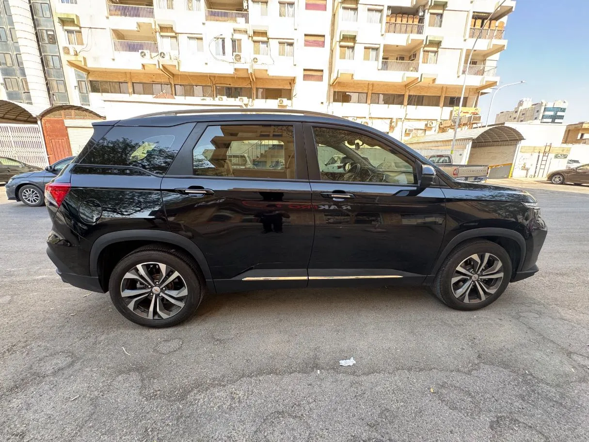 Car image 4