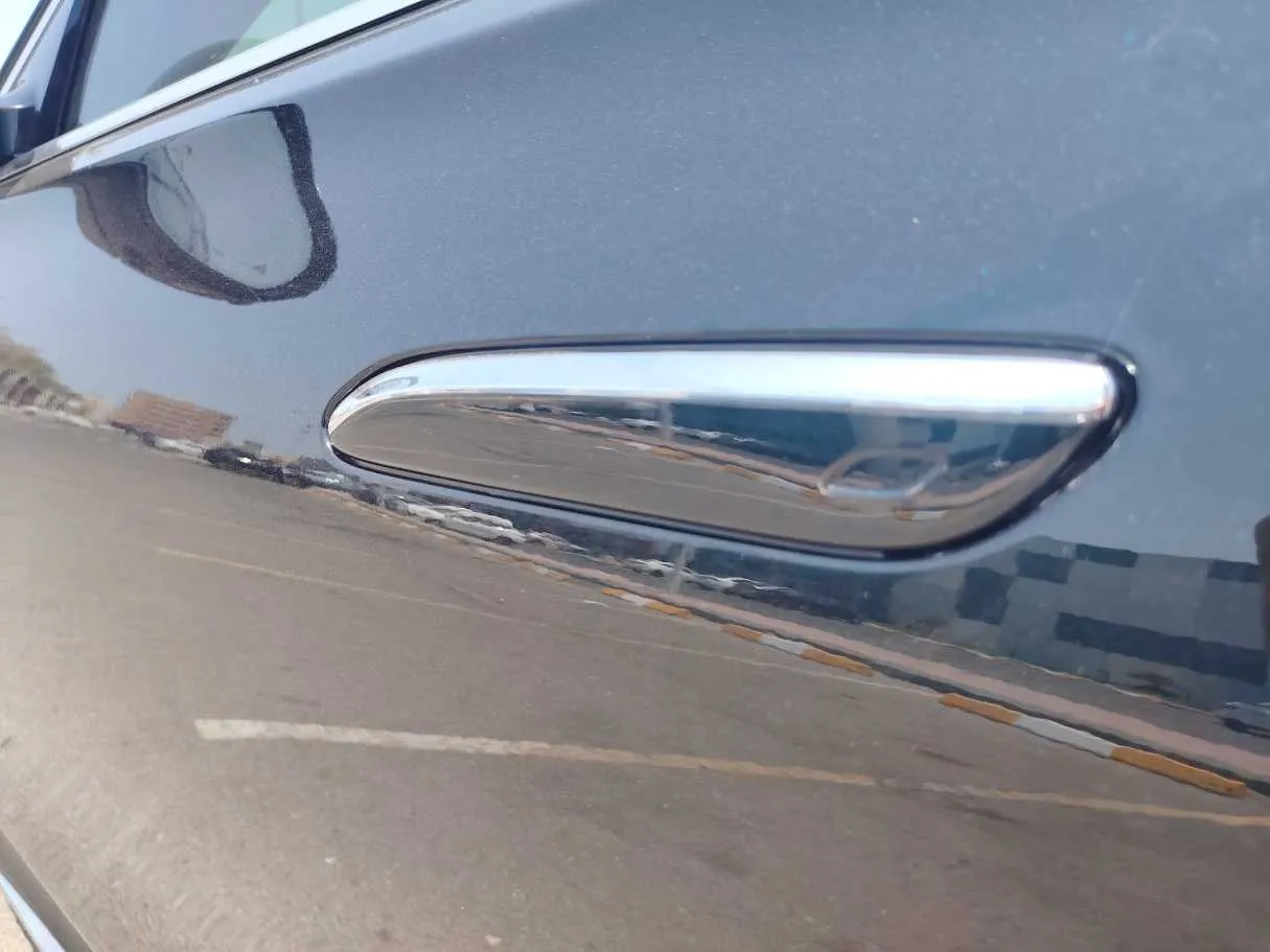 Car image 35