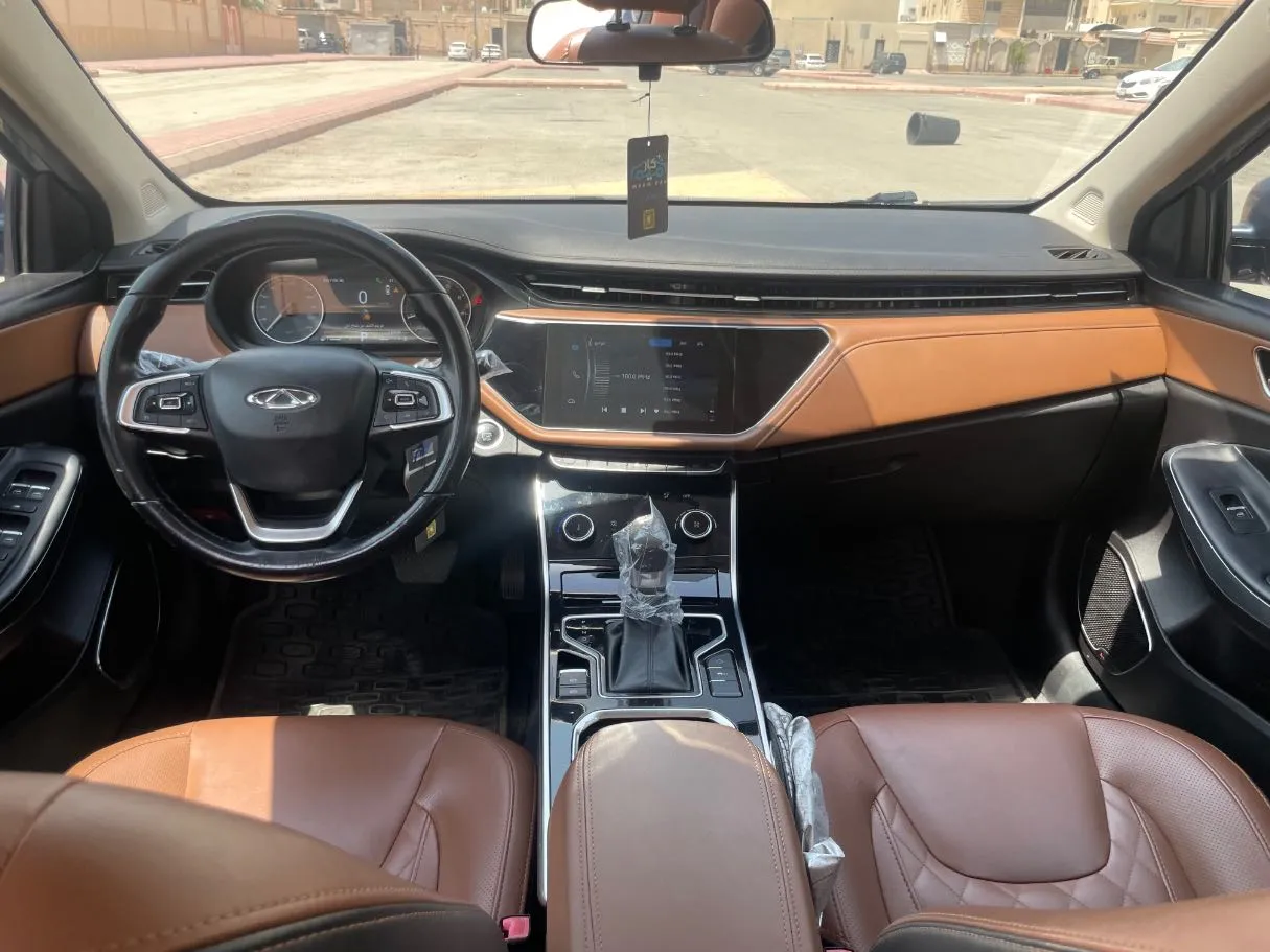Car image 16