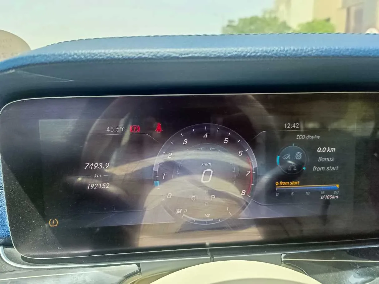 Car image 27