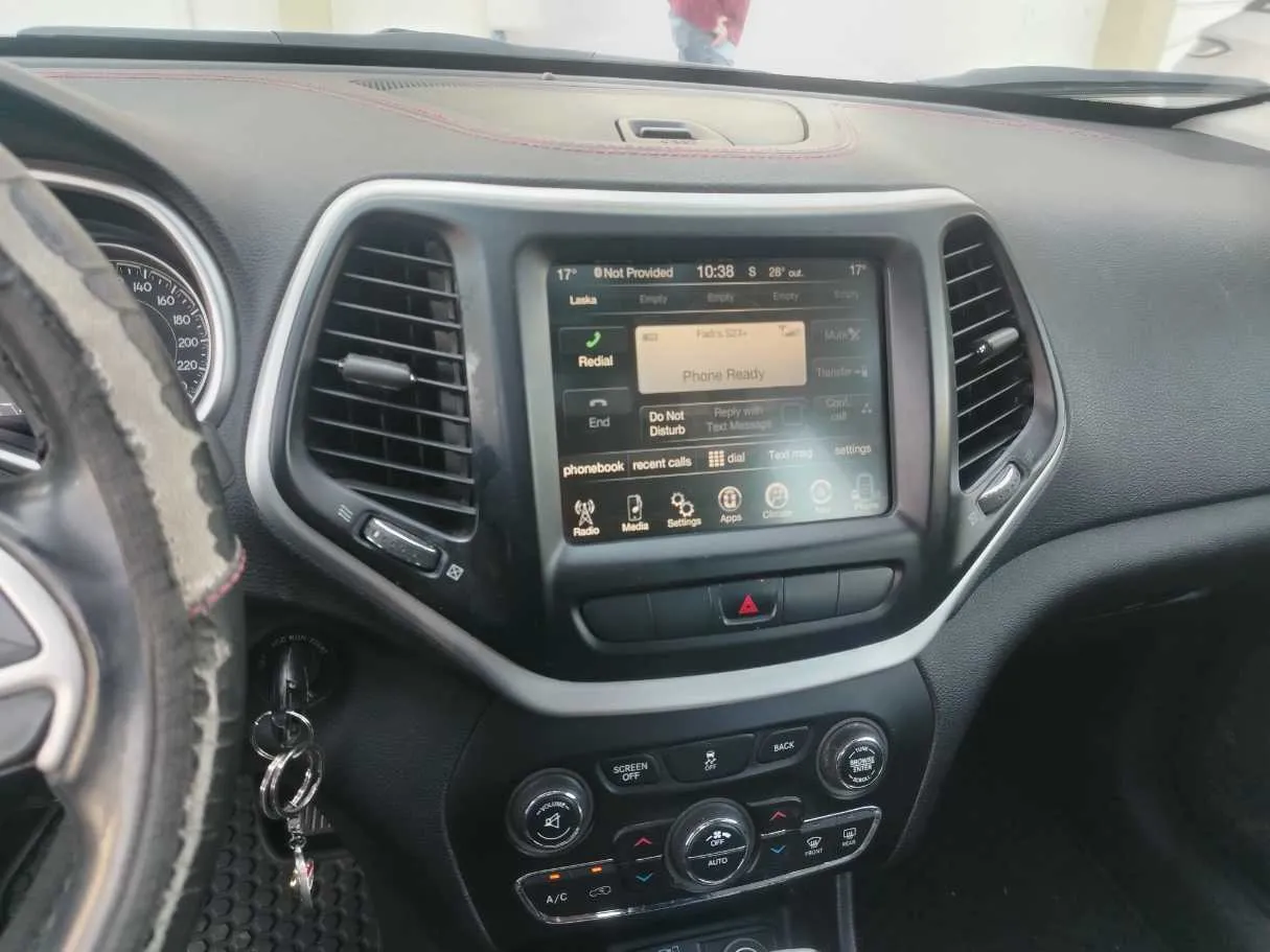 Car image 25